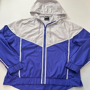 NIKE WOMENS WINDBREAKER ZIP UP HOODIE